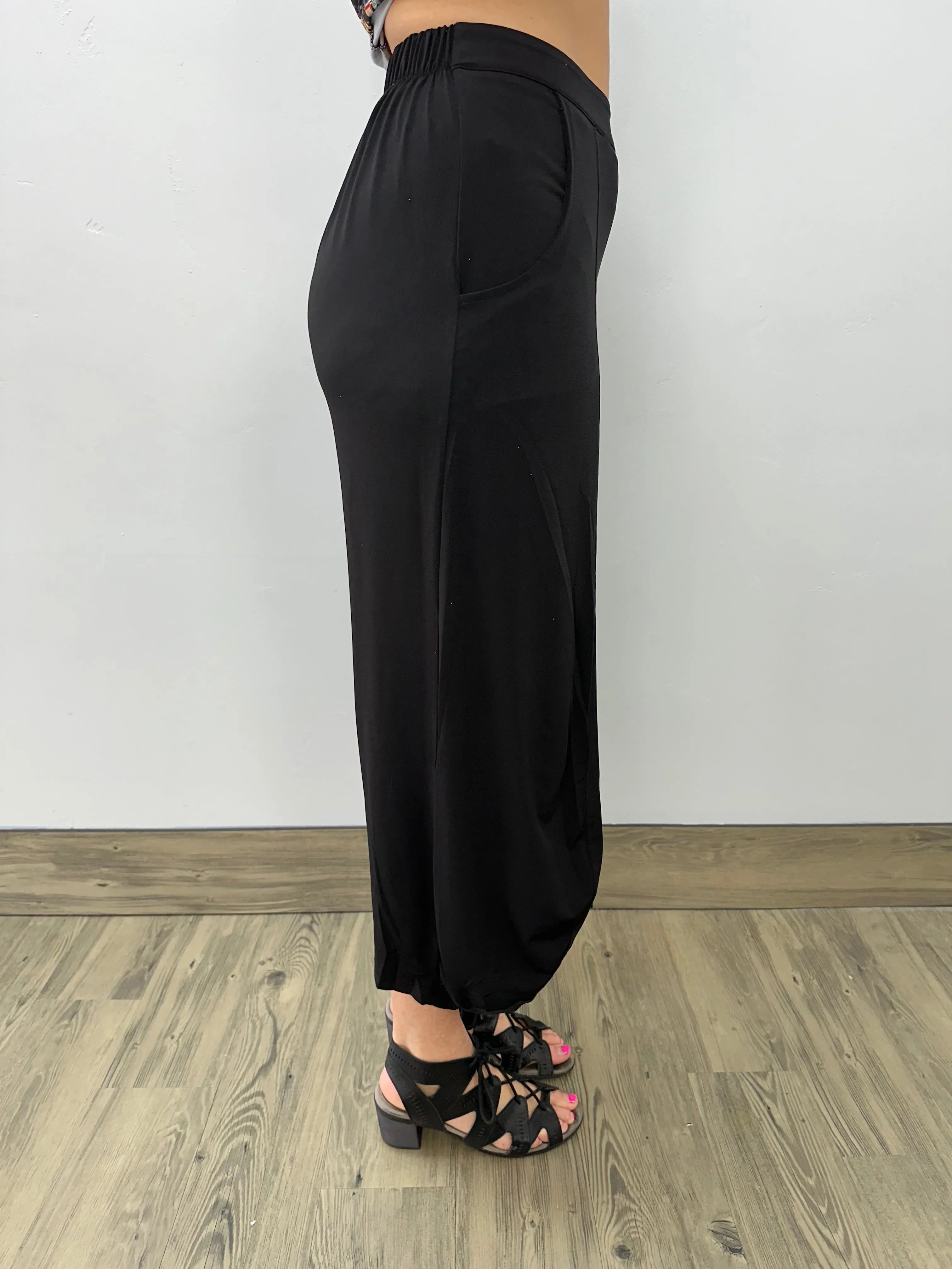 Black Vogue Balloon Crop Pant