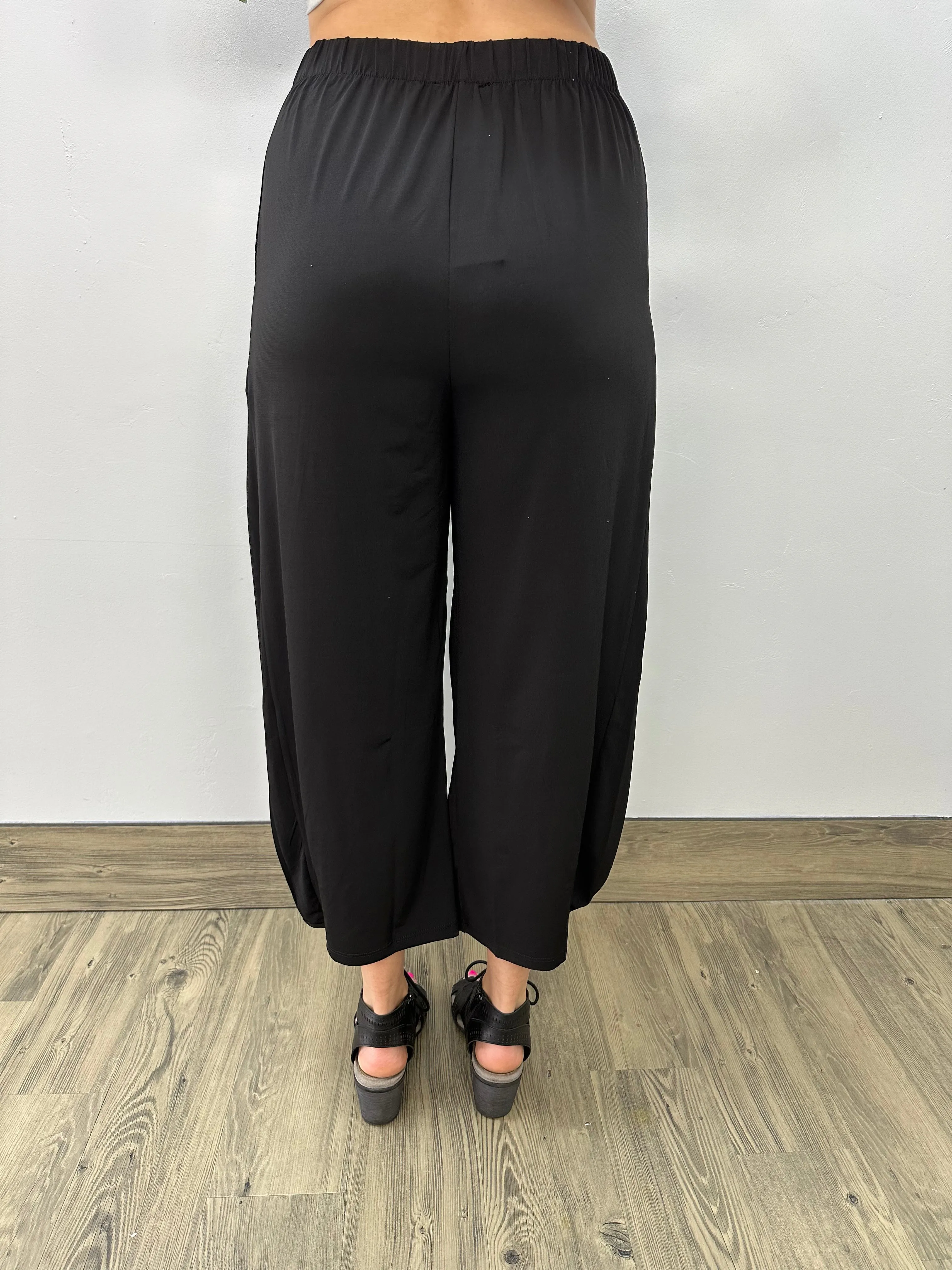 Black Vogue Balloon Crop Pant